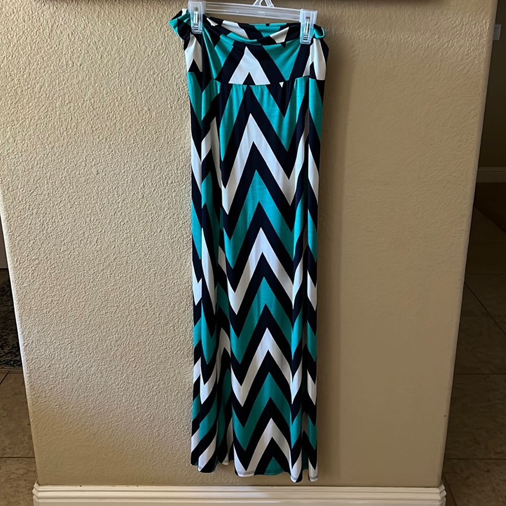 Shirt medium Navy blue, Teal, and White